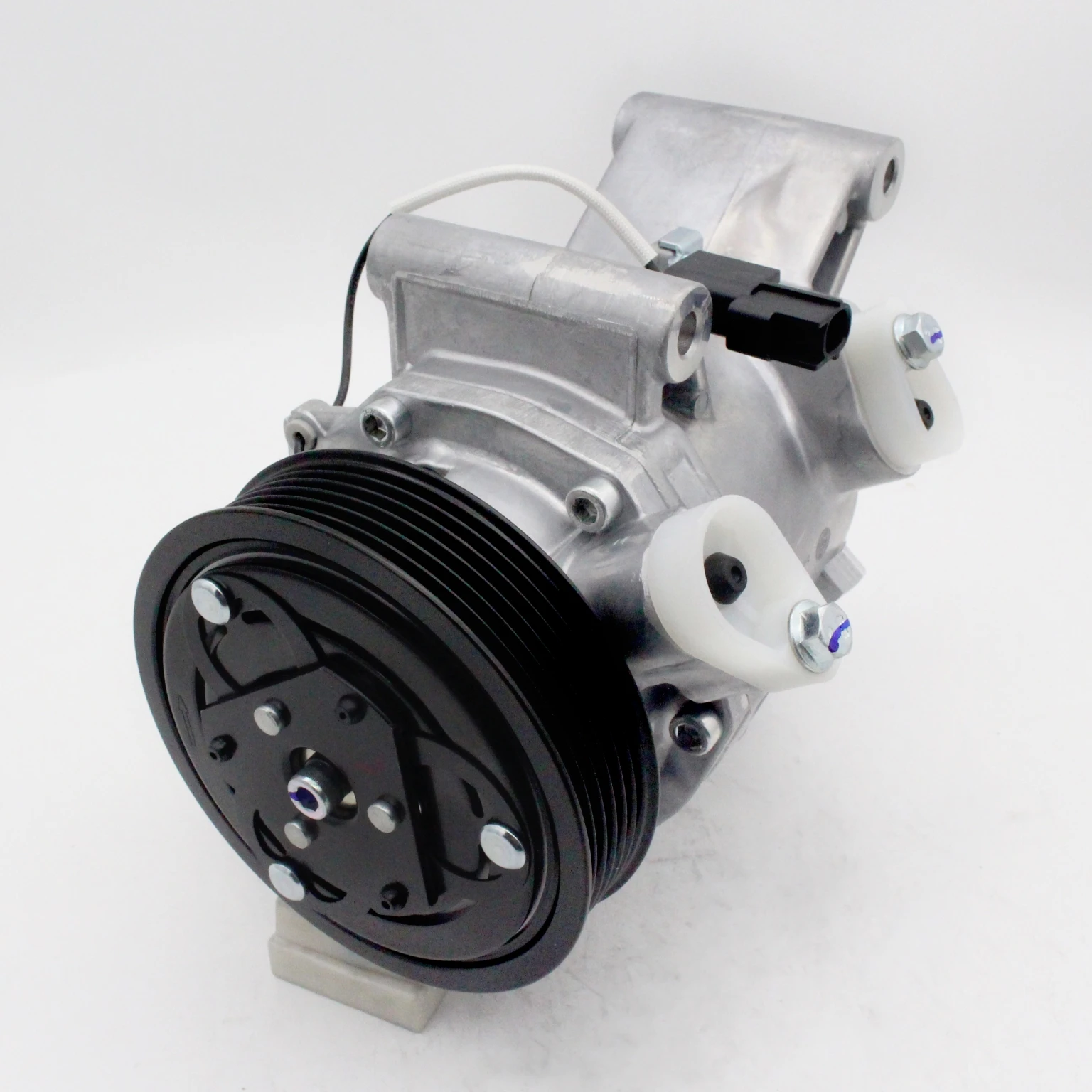 デミオ2015用、OEM 92600D323A D11R61450 ACコンプレッサー価格
