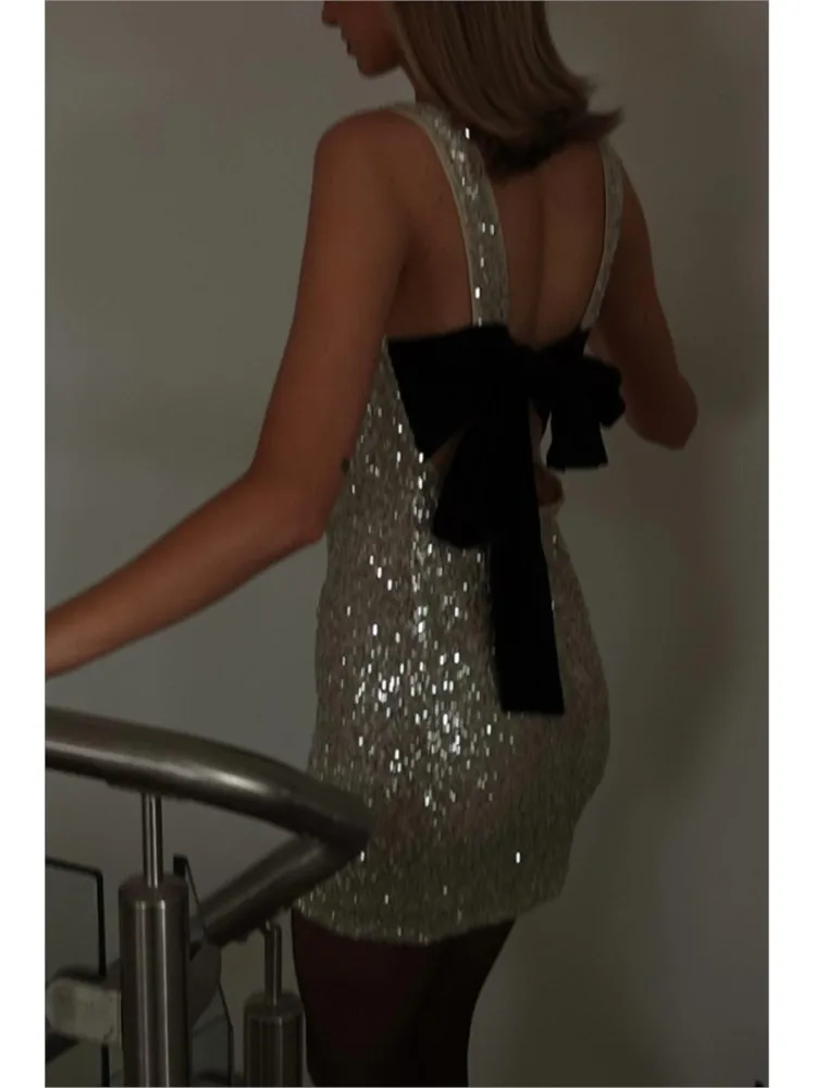 

Silver Sequins Back Bow High Waist Bodycon Mini Dress Sexy Chic Sleeveless Shinny Evening Dresses 2025 Ladies Party Short Robes