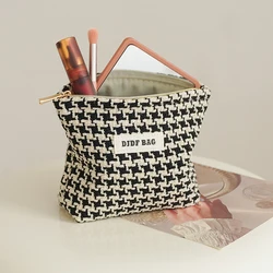 Black & White Houndstooth Women's Cosmetic Bag Small Soft Canvas Portable Storage Bag Portable Toiletry Bag Coin Purse Ins