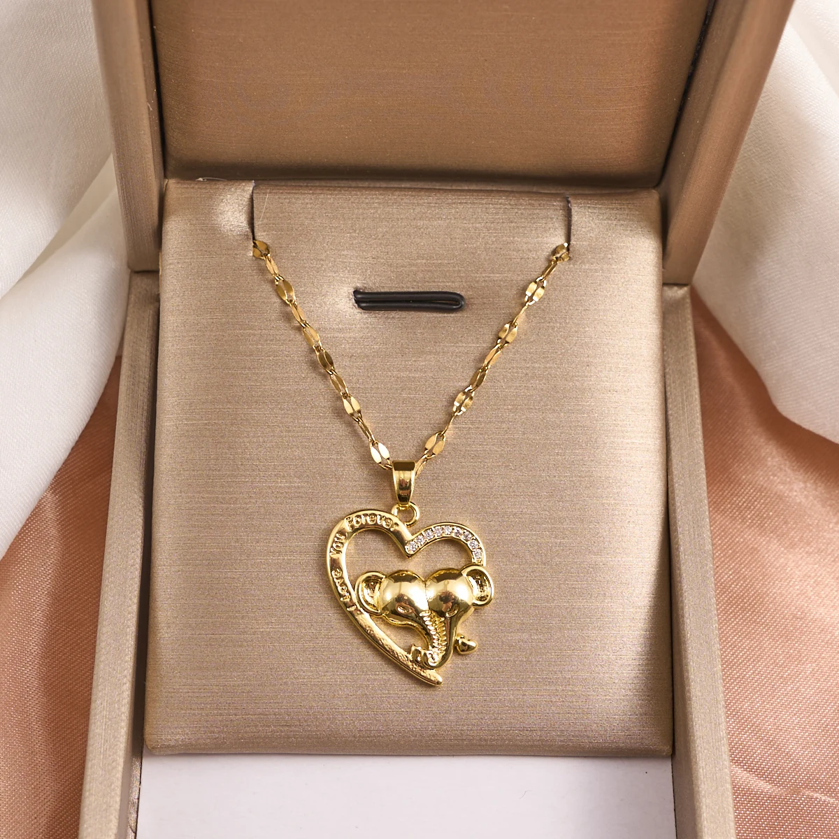 Cute Elephant Mother and Child Heart-shaped Necklace, A Perfect Gift for Family Members, Suitable for Many Occasions