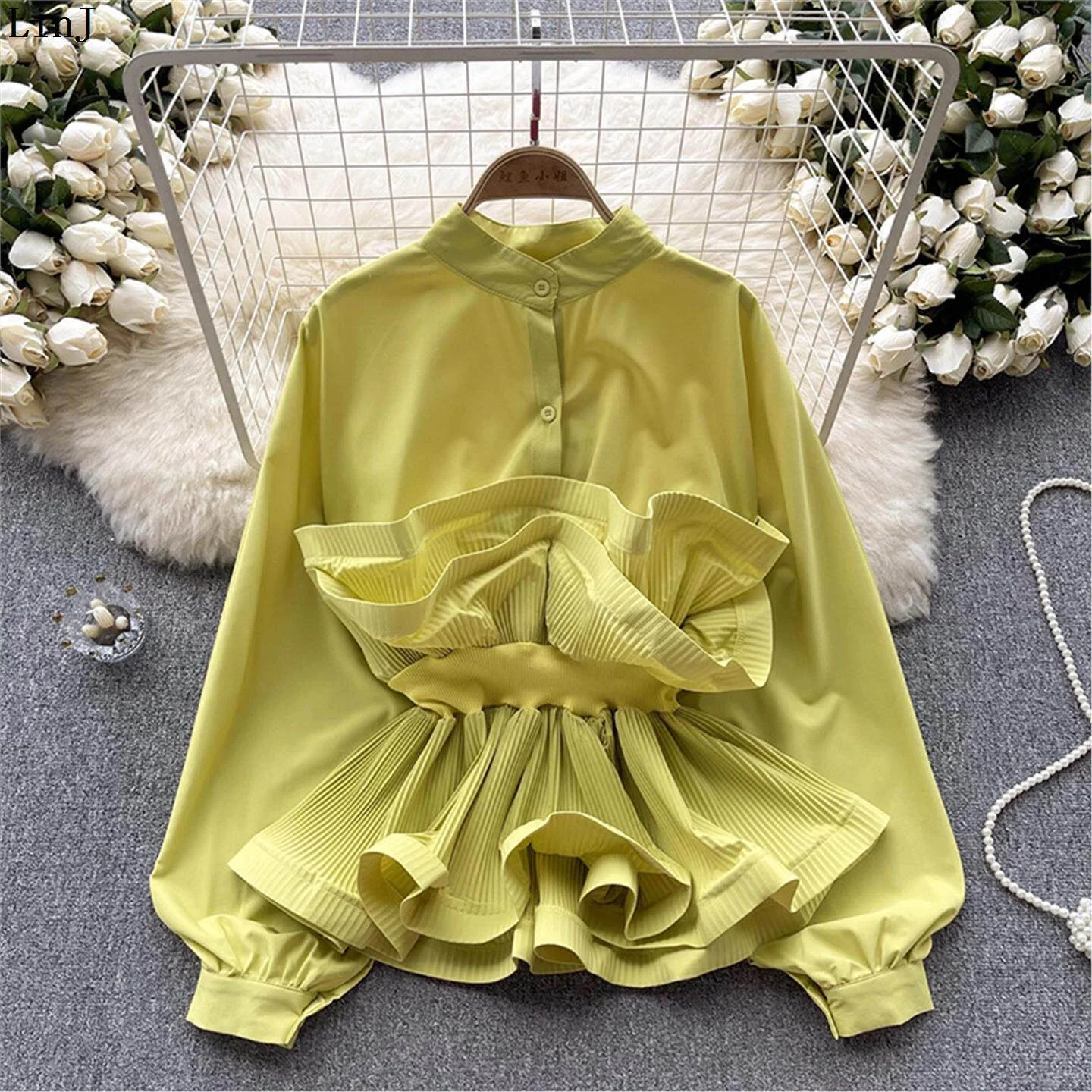

Elegant Women's Bubble Sleeve Shirt Slim Fit with Lace Trim Ultra Fairy Style Autumn Top Fashionable Casual Wear