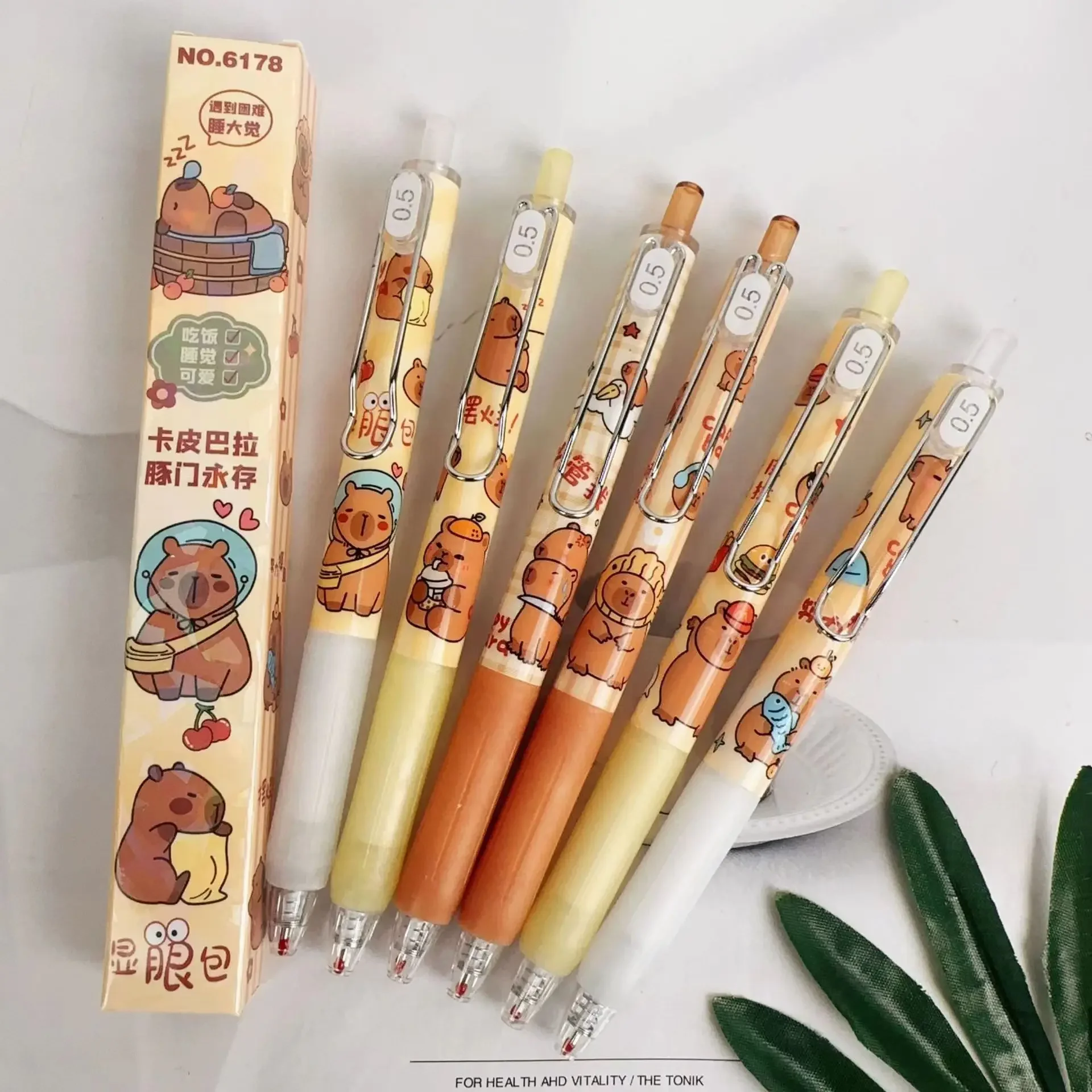 2023 Random 1Pcs CapyBara Animal Roller Ball Pen Cartoon Stationery animal Black ink Gel pen kids stationery gift