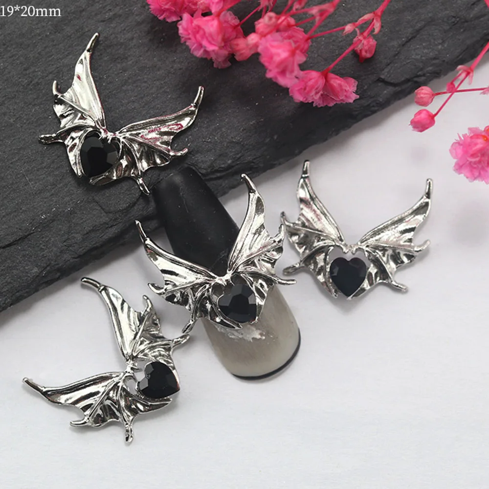 10 Stück Dunkelheit Herz Schmetterling Nagel Charms Legierung 3D Flügel Liebe Nail Art Strass für Maniküre Dekoration Lieferungen Edelsteine Teile