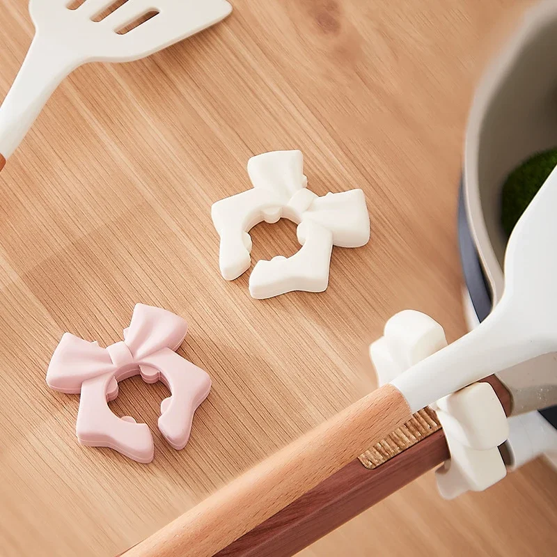 Bow Spatula Holder, Silicone Bow Shaped Spoon Rest,Anti-Scalding Silicone Utensil Holder, Spoon Holder For Pot Silicone Clip