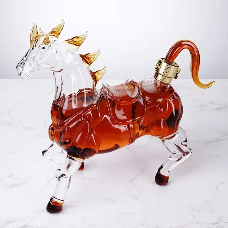 

Handmade borosilicate horse shaped glass decanter Animal zodiac decanter