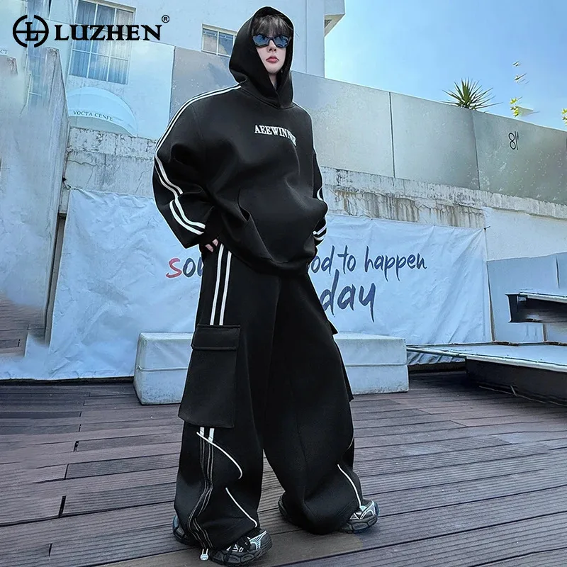 

LUZHEN оригинальные комплекты из двух предметов, уличная мужская осенняя мода 2025 года, свободные прямые повседневные брюки, толстовка в полоску с принтом JY3830