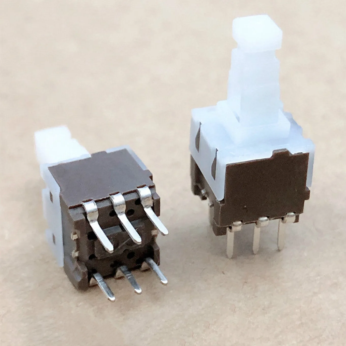 Original New 100% 8.5x8.5 Self-Locking Switch Button 6Pin Mixing Console Home Appliances Lighting Switch ESB31L402