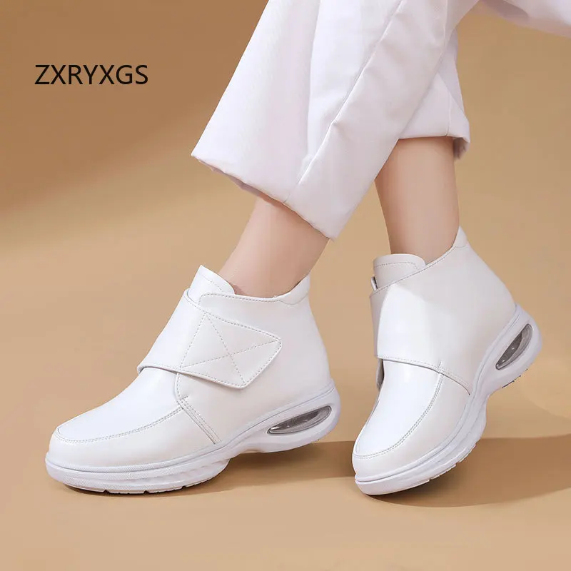 ZXRYXGS 2025 الشتاء جلد طبيعي أحذية بيضاء أحذية تمريض مريحة خفيفة وسادة هوائية أحذية دافئة النساء أحذية الثلوج حجم كبير