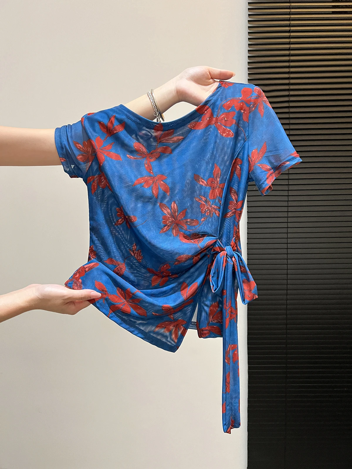 

Summer New Style Floral Tie Short Sleeve Mesh T-Shirt Women's Thin Self-Keeping Top Korean Version Straight Cut Silk Blend