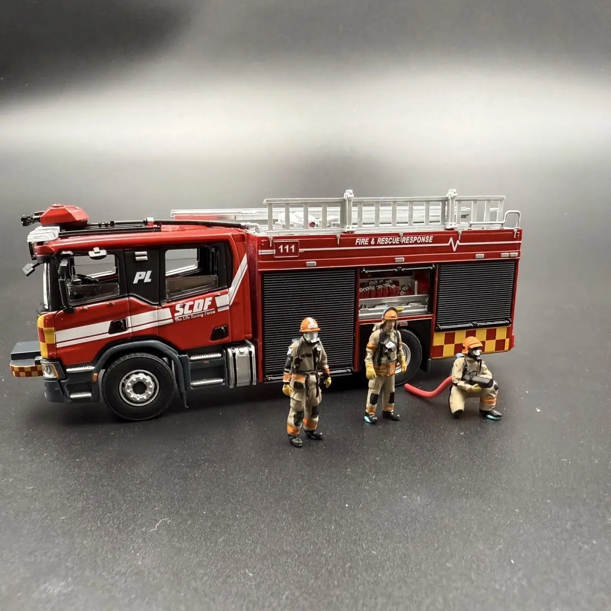 1:64 Scale Firefighter 3D Printed Scene Resin Hand-Painted Model  NOT INCLUDE CAR