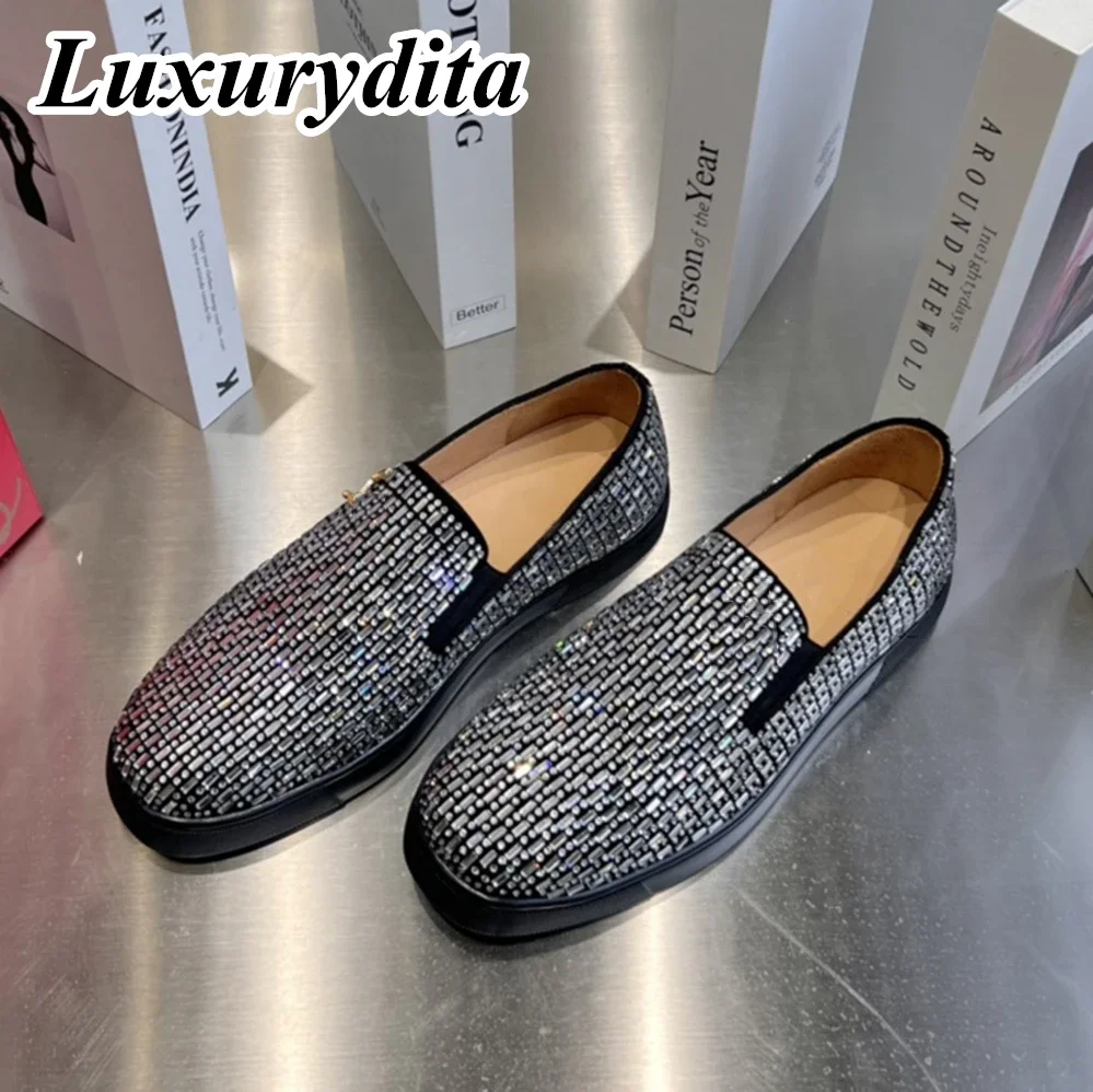 

Top Quality Womens Trendy Casual Sneakers Luxury Mens Real Leather Tennis Shoes Designr Red Sole Tide Lovers Rivet Shoes HJ0296