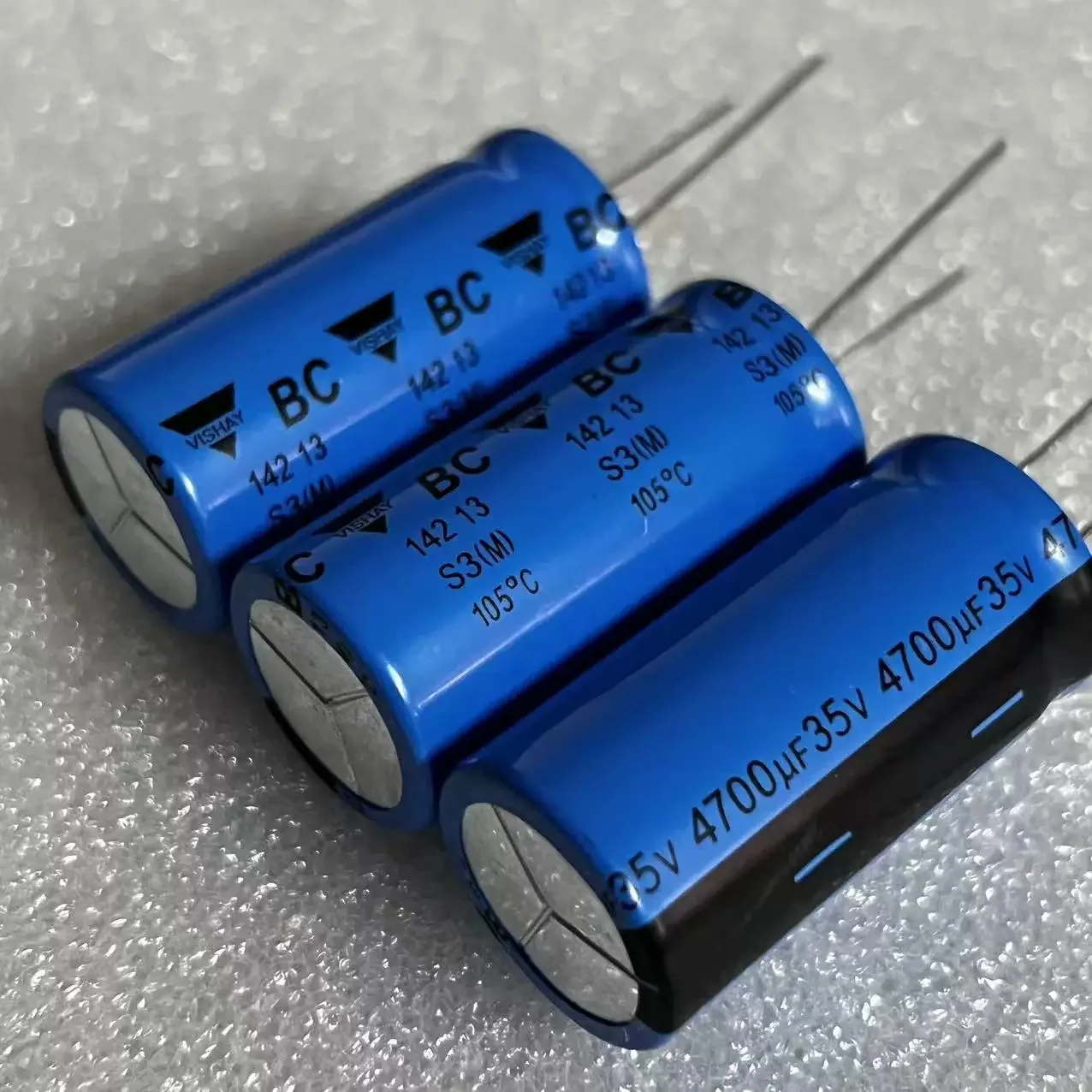 5PCS/New 142 Series 4700UF 35V Fever Audio Electrolytic Capacitor