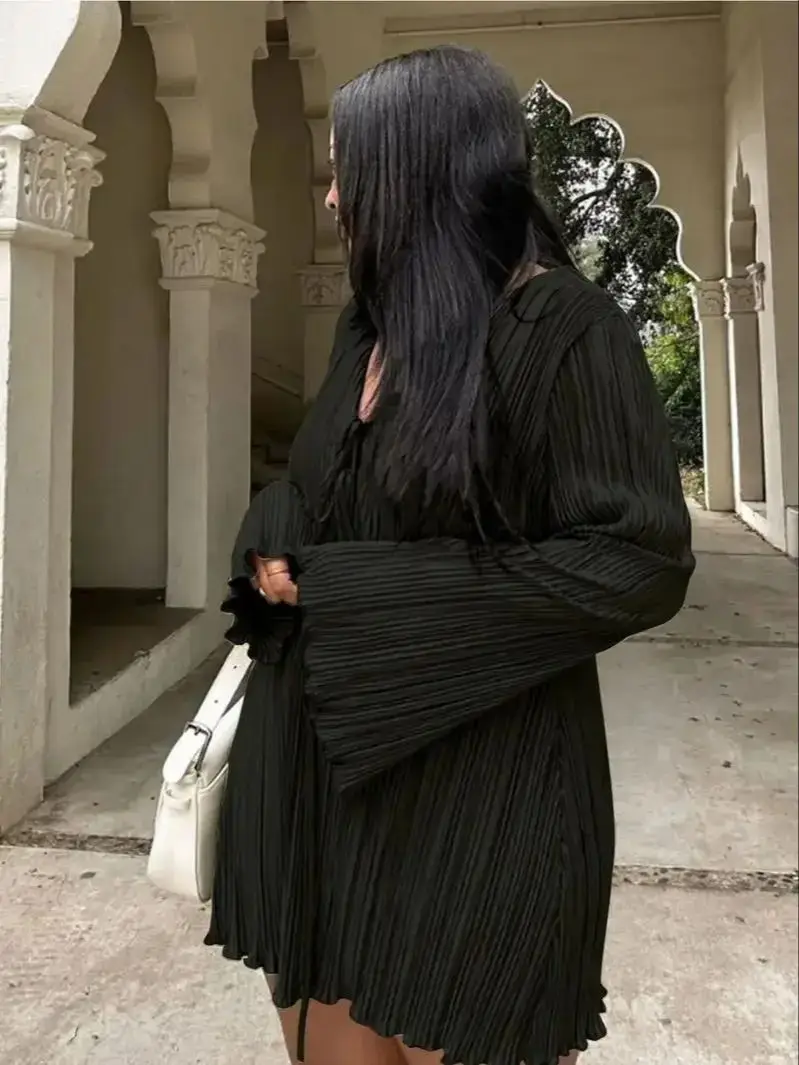 فستان زفاف قصير للضيوف باللون الأبيض (أو أخضر زيتوني مقاس كبير