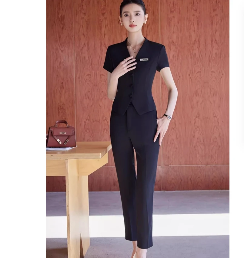 Completo da donna a maniche corte di fascia alta, design sottile, centro reception professionale per hotel, gioielleria, abiti da lavoro
