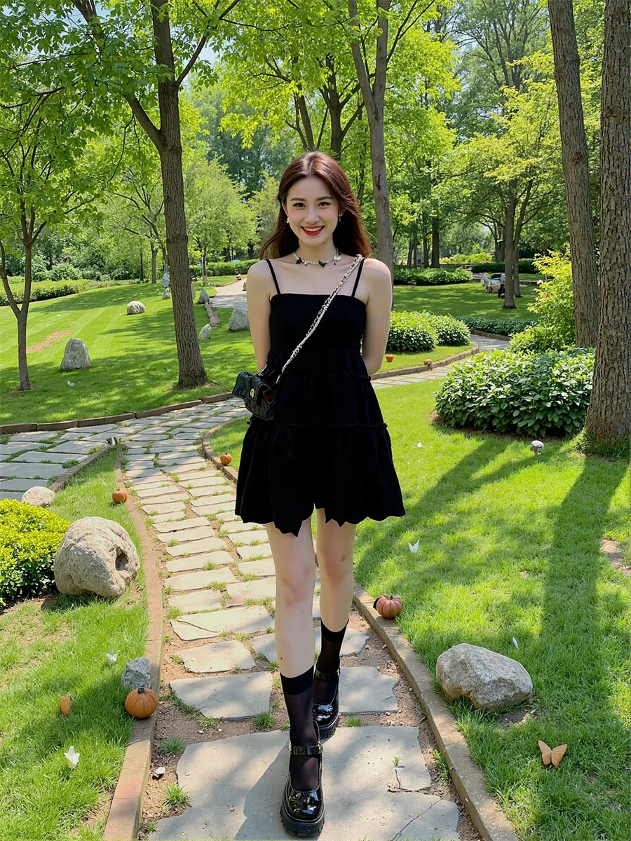 فساتين نسائية قصيرة أنيقة بحزام سباغيتي نحيف صيفي بفتحة جانبية عالية فتحة مقسمة مقسمة بفتحة مفرغة