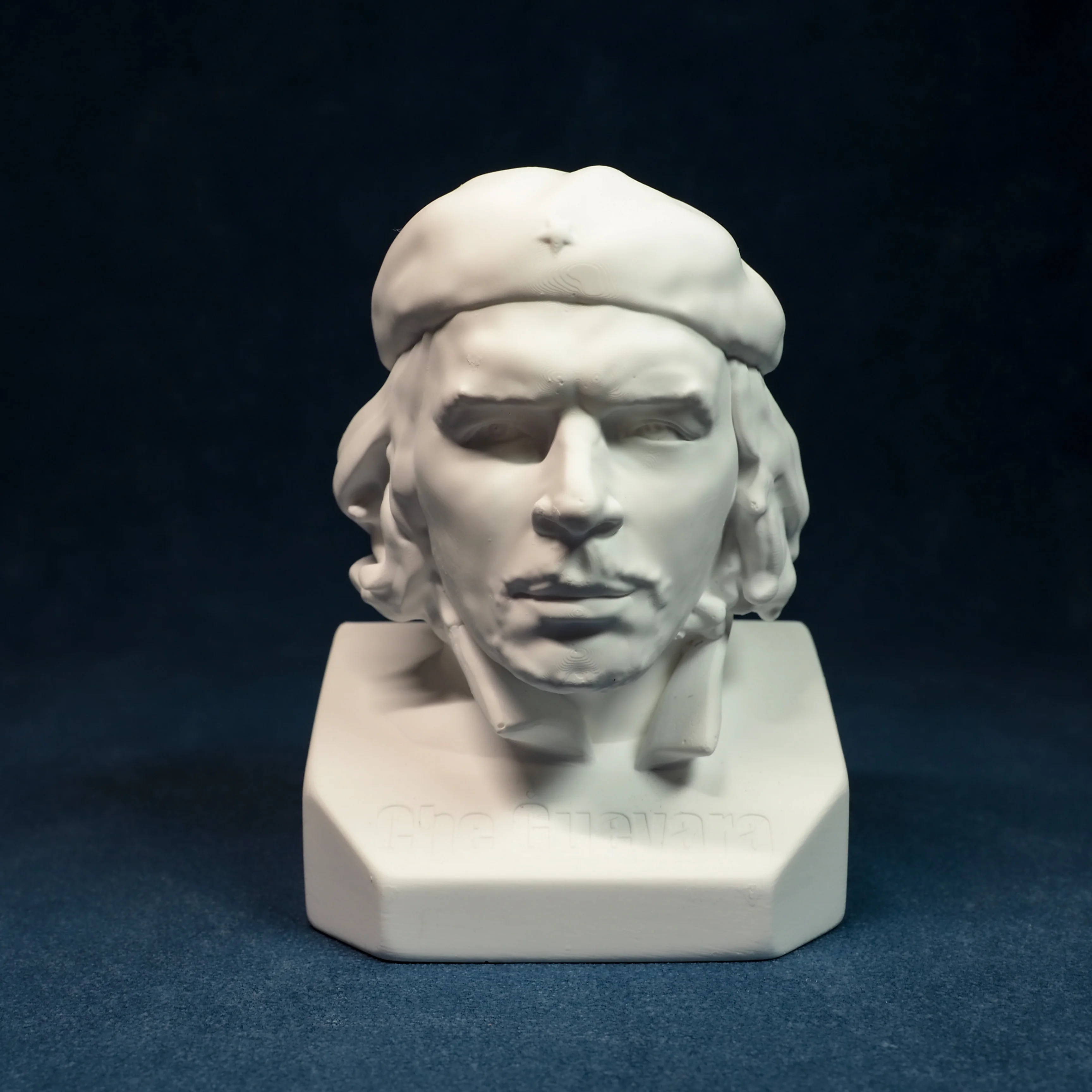 Che Guevara Cuban hero plaster sculpture desktop wine cabinet bookshelf home decoration ornaments souvenirs