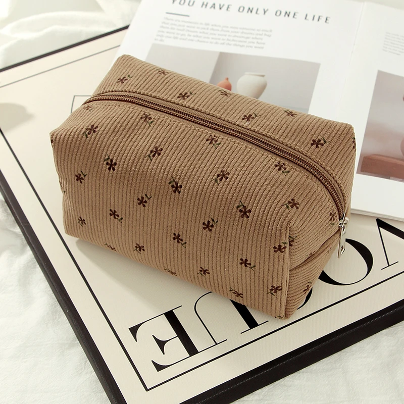 Portable Travel Cosmetic Bag Octagonal Beige Cotton Floral Print Storage Pouch Urban Simple Style Polyester Lining Breathable