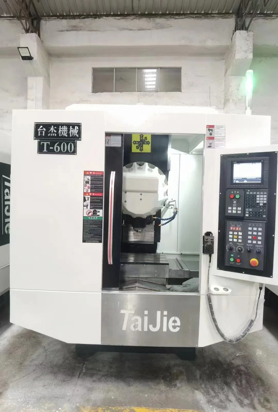 Used Cnc Milling Machine 90% new Bt40 Spindle Mill 24 tools ATC second hand 3 4 Axis Fanuc  Mitsubishi  GSK