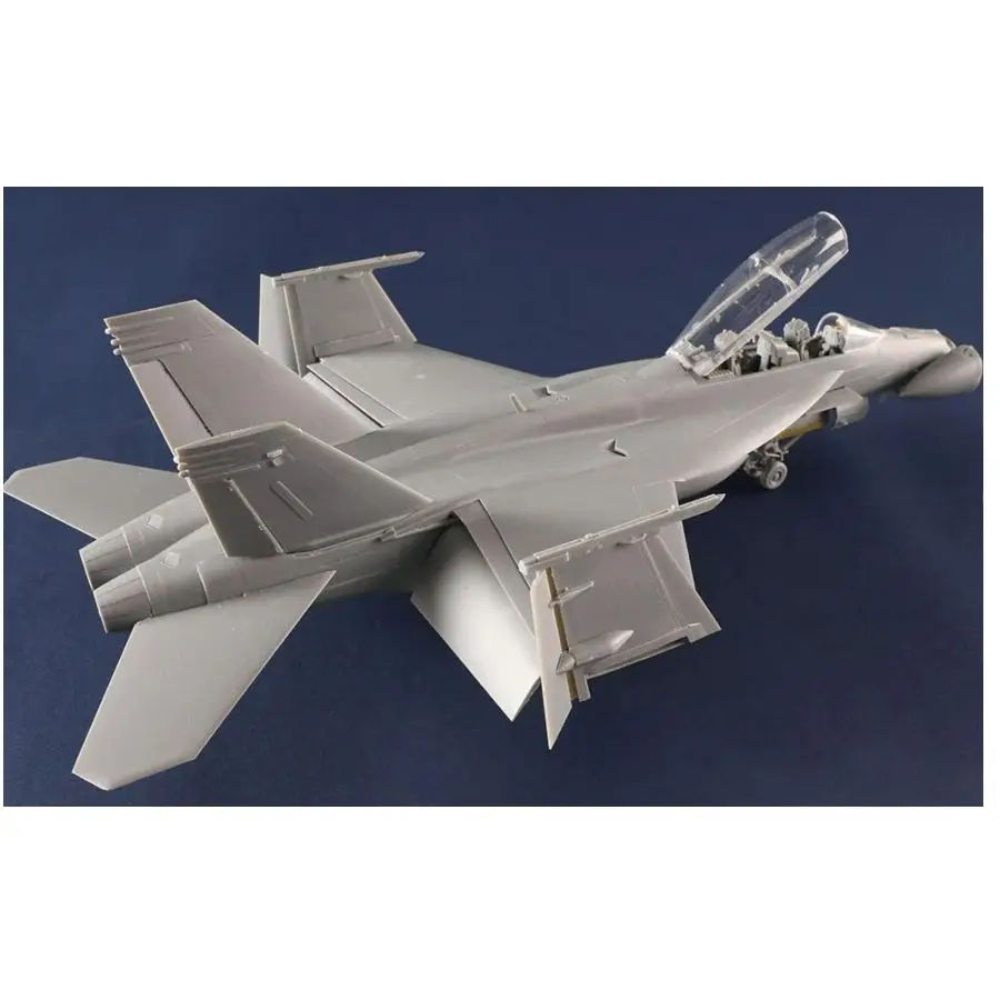 85819 HOBBYBOSS 1/48 F/A-18F Super Hornet VFC-12  Fighter Aircraft Model Kit