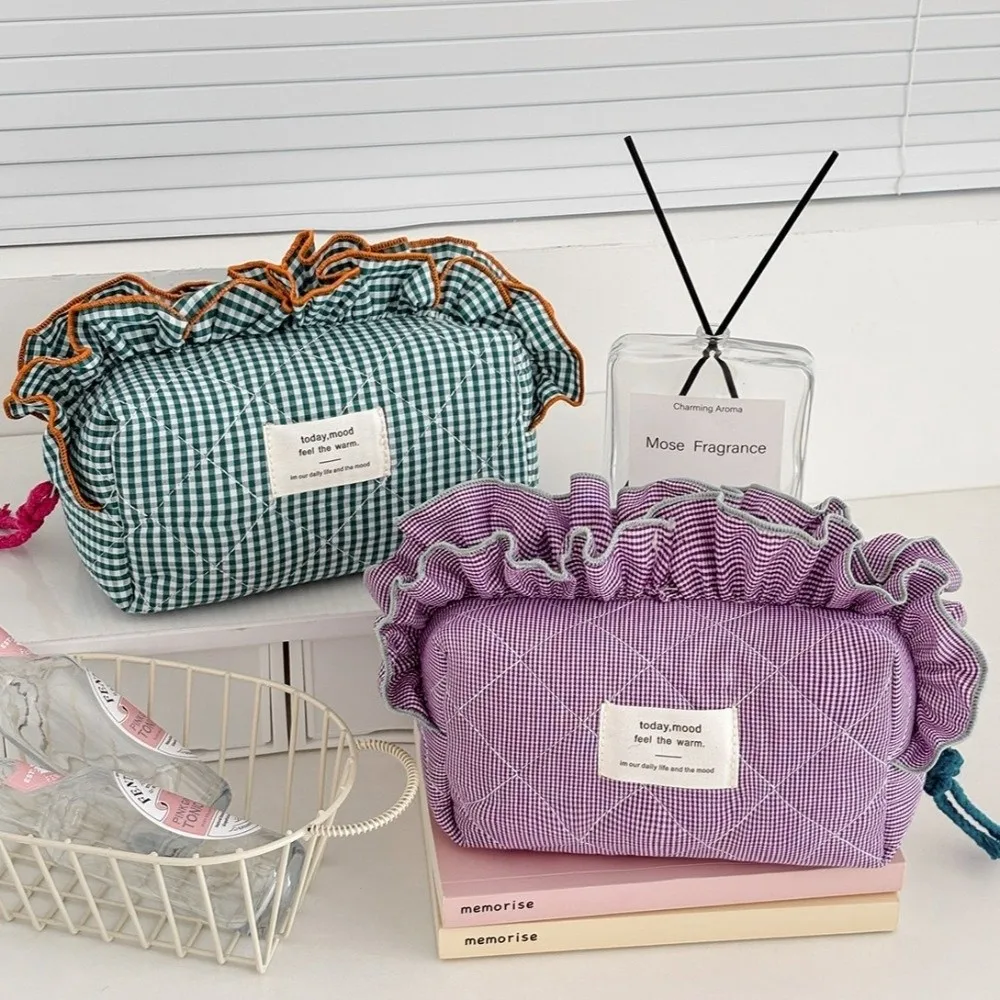 Cotton Ruffle Edge Makeup Bag Two-Tone Gingham Large Capacity Toiletry Storage Bag Portable Design Checkered Storage Pouch