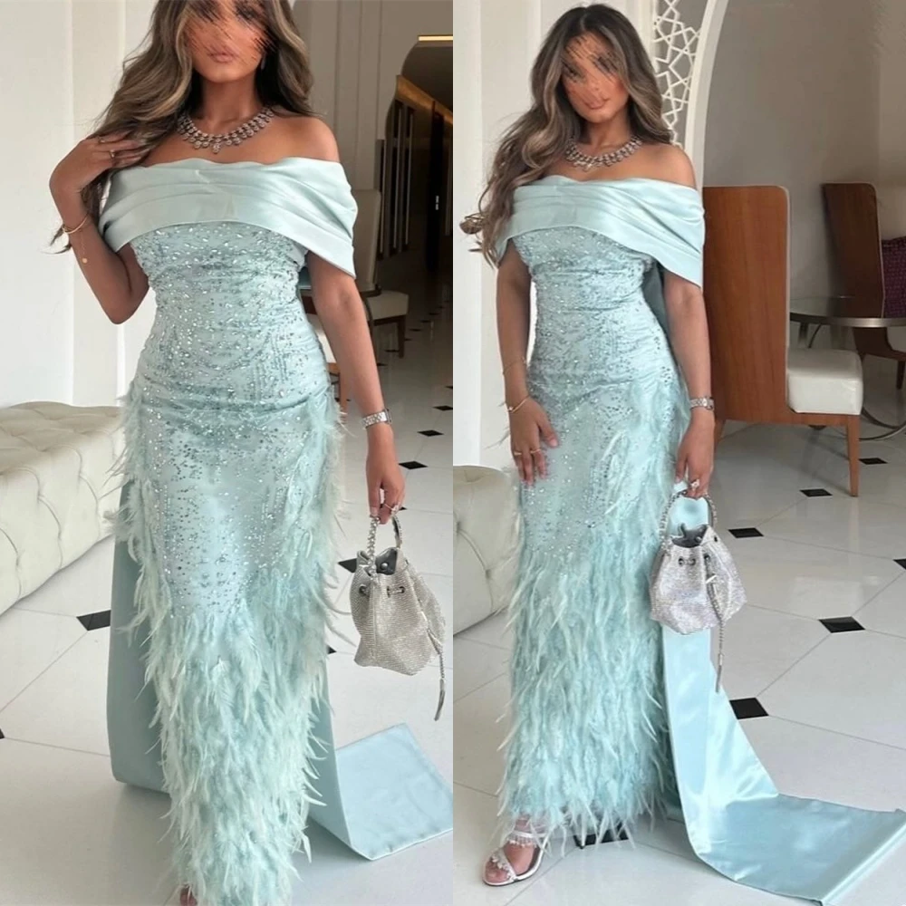 Customized Temperament Boat Neck Evening Dress Elegant Satin Feathers Prom Dresses Sexy Court Train Special Occasion Gowns