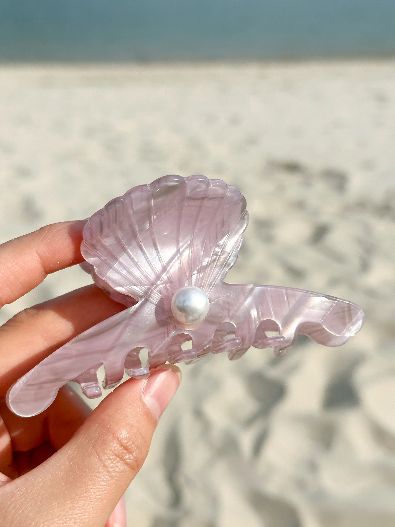 Elegant Shell shaped Acetic acid Hair Clips of Light purple Color,Medium size Hair Claw Clips inlaid with a Big Pearl,Stripe pat