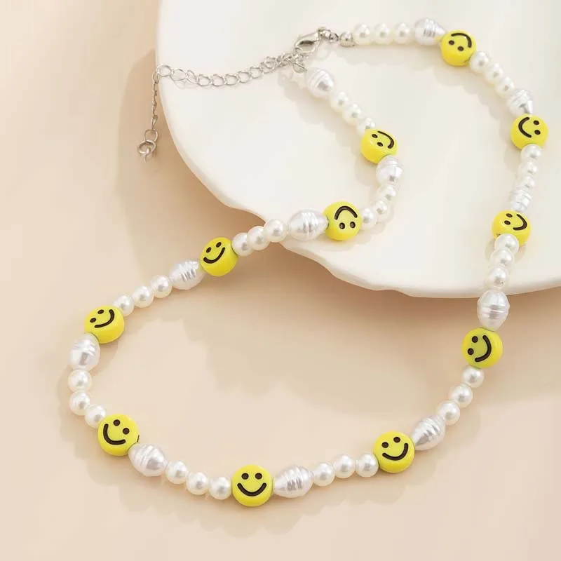 Bohemian Smiley Face Pearl Beaded Necklace for Men Women Fashion White Imitation Pearl Choker Necklace Wedding Jewelry