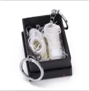 Mini chaussures de sport 3D, porte-clés avec boîte pendentif, chaussures de sport, coffret cadeau, boîte à Double dentelle exquise, créative et personnalisée