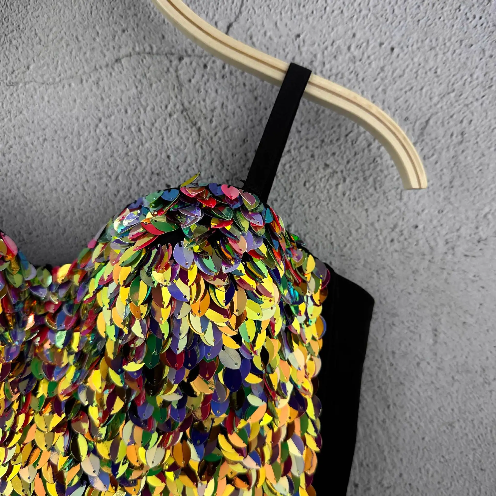 J779 Прямая поставка, красивая одежда CAMIS, сексуальный бюстгальтер без бретелек с пайетками, милые топы с эффектом памяти, нижнее белье, праздничное платье принцессы