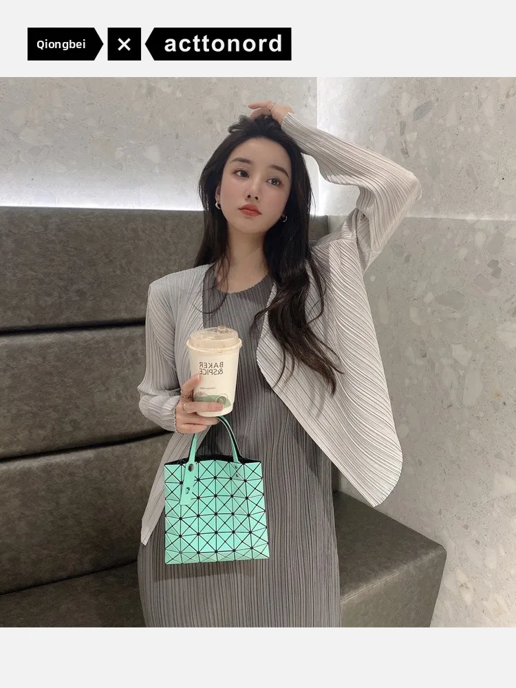 

Fashionable Folded Short Jacket And Long Skirt Set Women's High Waist Spring Outfit Polyester Fiber Quick Dry Long Sleeve rou...