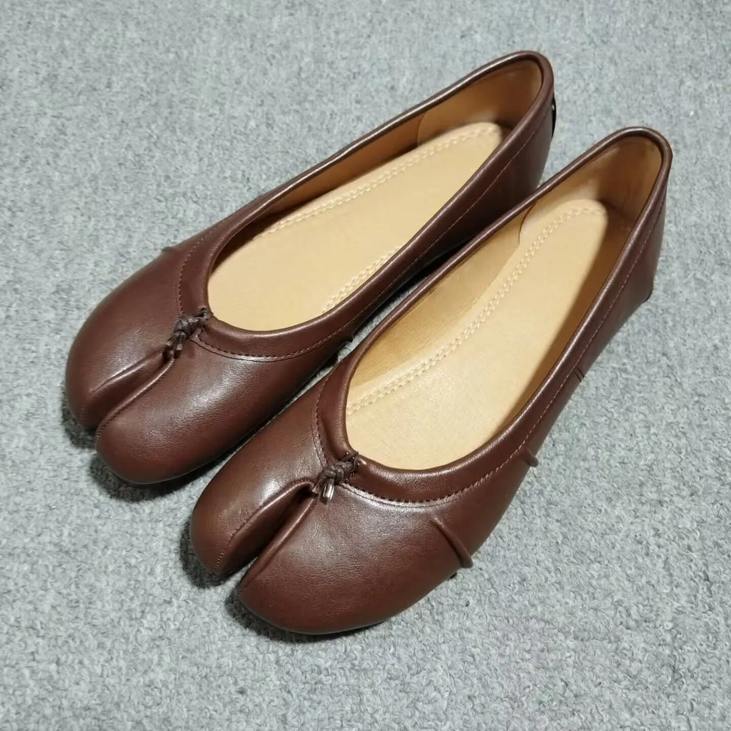 Echte Leder Tabi-Toe Ballerinas für Damen mit chinesischem Knoten, weiche Slip-On-Flachschuhe zum Gehen – Detail 16