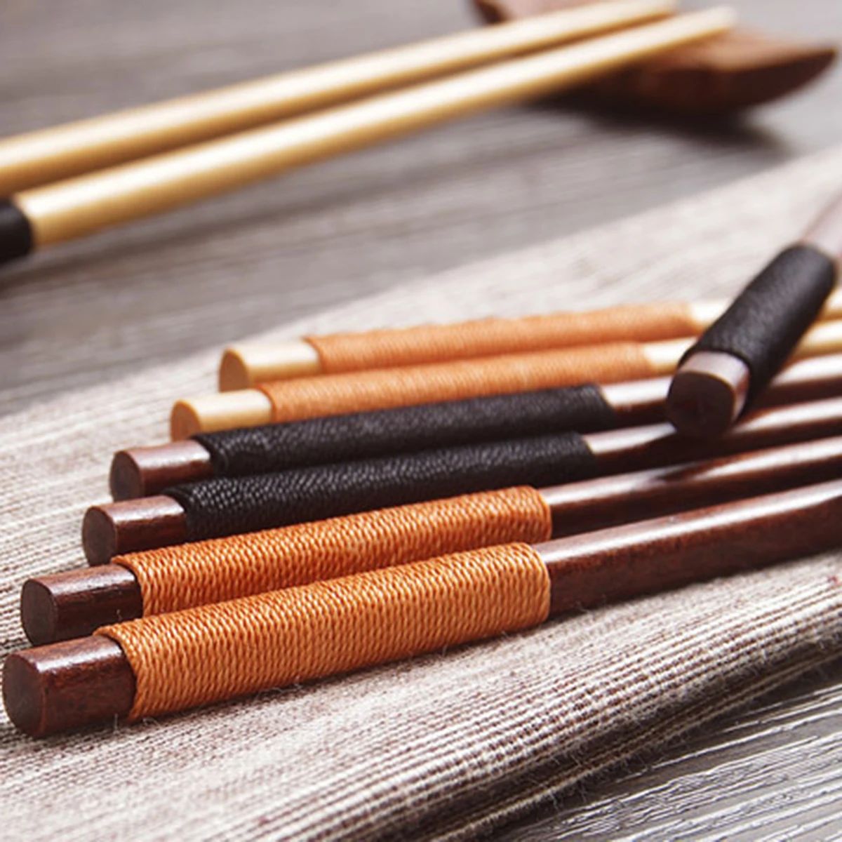 Natural Handmade Wood Chopsticks China Eating Ware Chop Sticks With String Wood Teableware Kitchen Supplies New Arrival