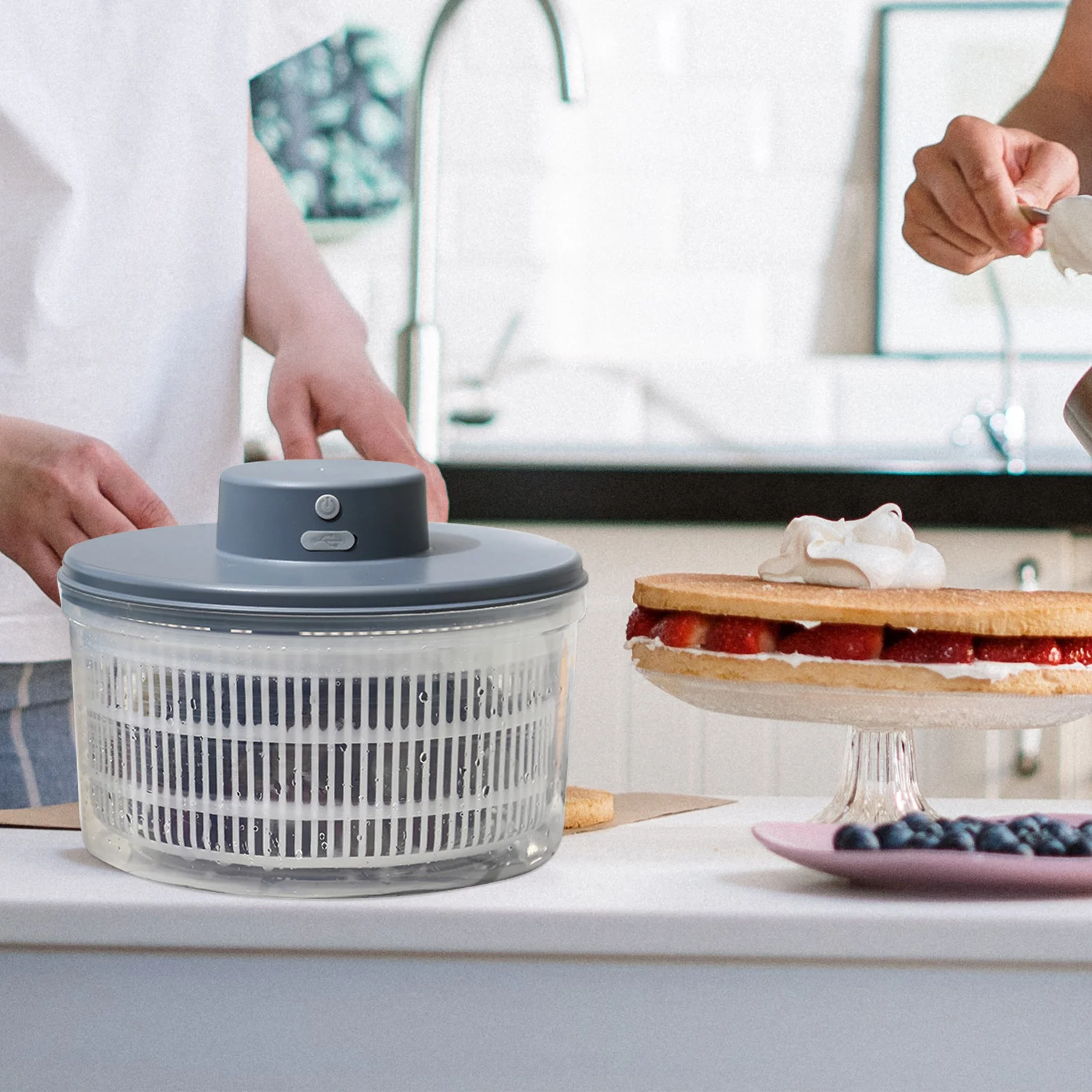 

Electric Vegetable Dehydrator Salad Dryer 10-Second Drainage Fruit Drain Basket Kitchen Utensil Storage Plastic Drain Basket For