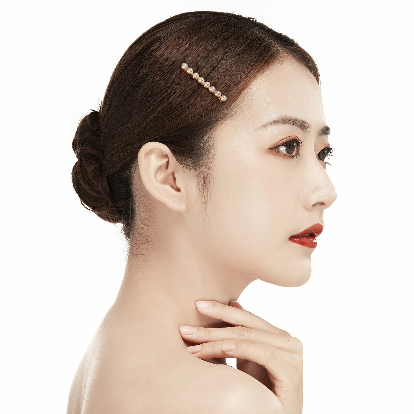 

2Pcs Premium Alloy Hair Combs with Rhinestone Pearl Accents Fashionable Bangs Organizer Stylish Hair Pick Combs for Daily Use