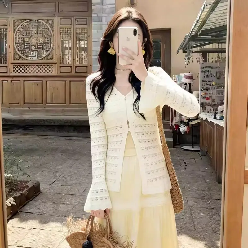 Beige V-Neck Knitted Open Cardigan Women's Summer 2026 New Waist-Cinching UV Protection Cover up Long Sleeve Top