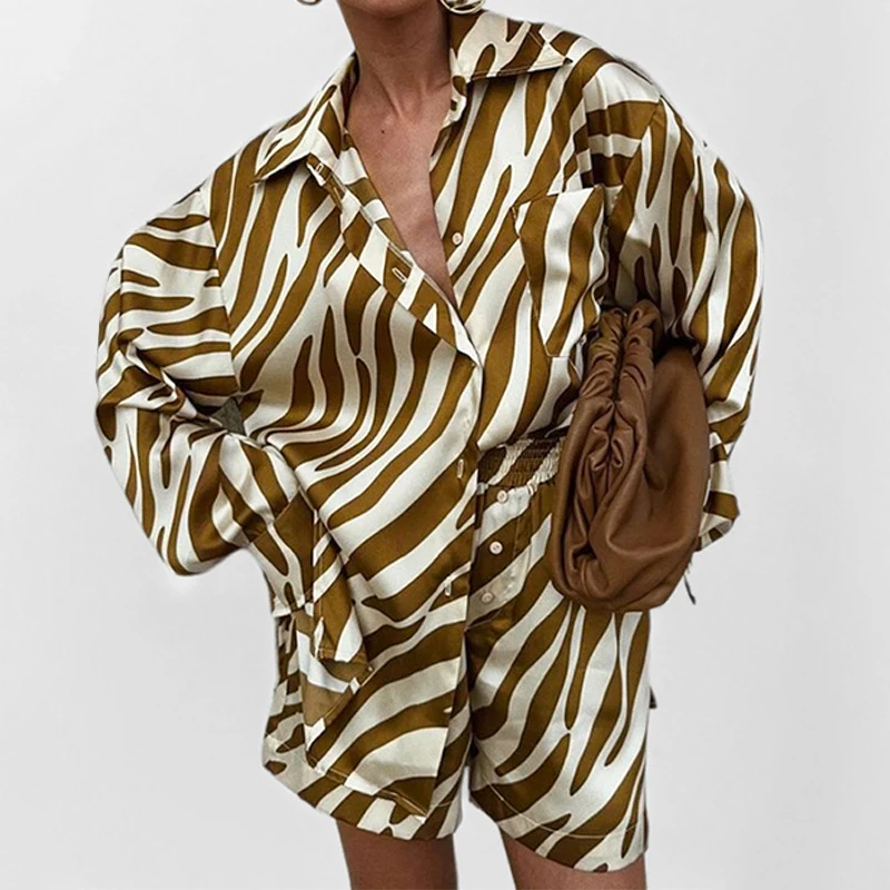 Two-Piece Set Women's Zebra Stripe Print Button Front Shirt&Elastic Waist Shorts, Casual Long Sleeve Pocket Top&Shorts for Daily