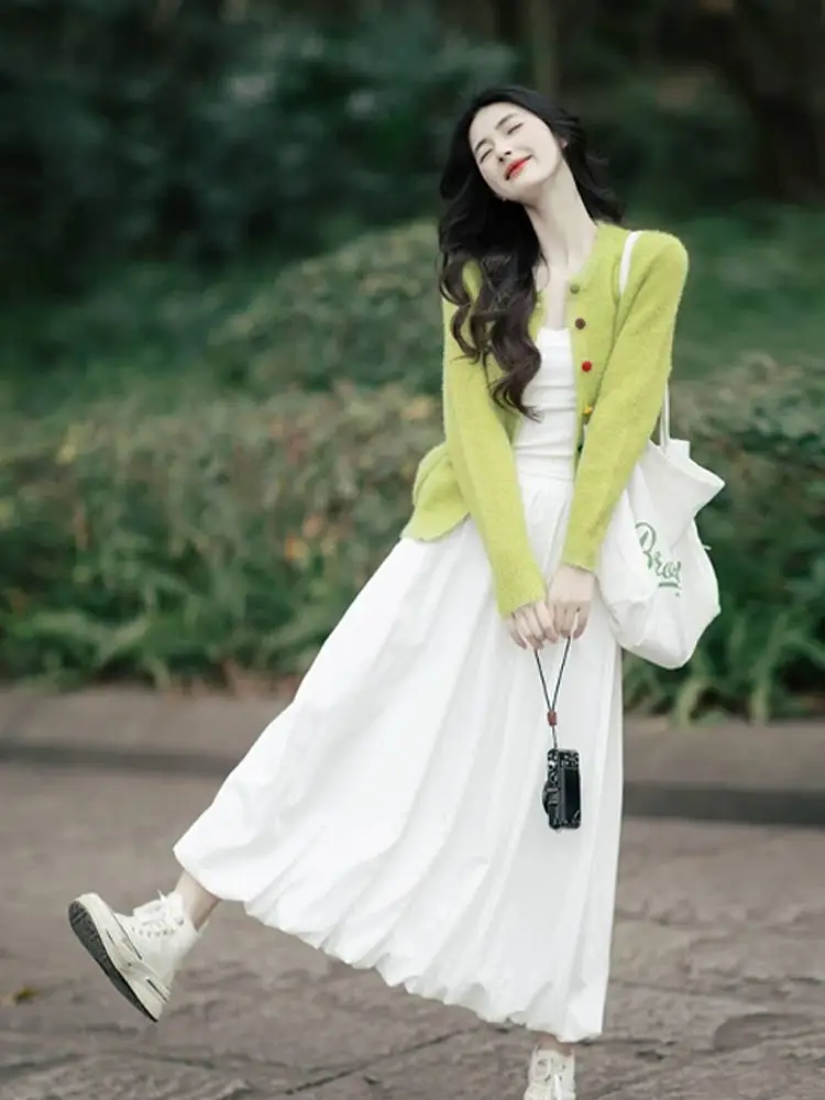 

Spring 2026 Miniature Korean Style Green Sweater White Skirt Set New Arrival Fashionable Women's Ensemble Small Size