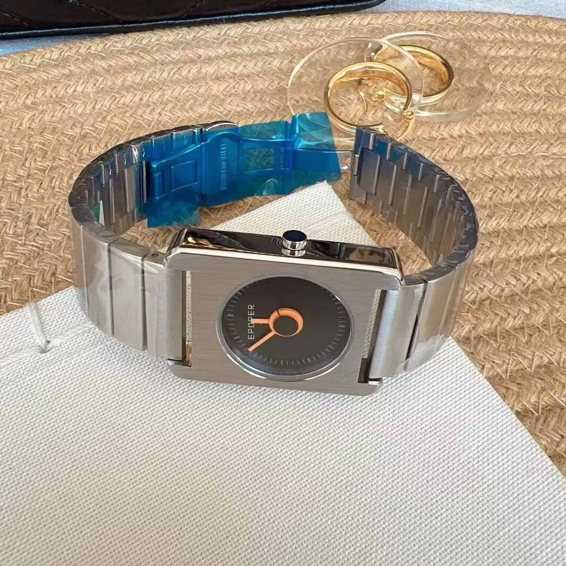 Exquisite design, color-blocked square watch for womenhigh-valuestylish and eleganta touch of luxury, stainless steel wristwatch