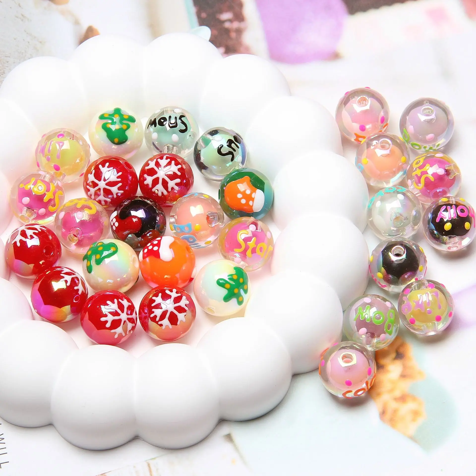 10Pcs16mmChristmas Hand Painted Acrylic Beads Spacer Beads for Jewelry MakingDIY Bracelet Pendant Mobile Phone Chain Accessories