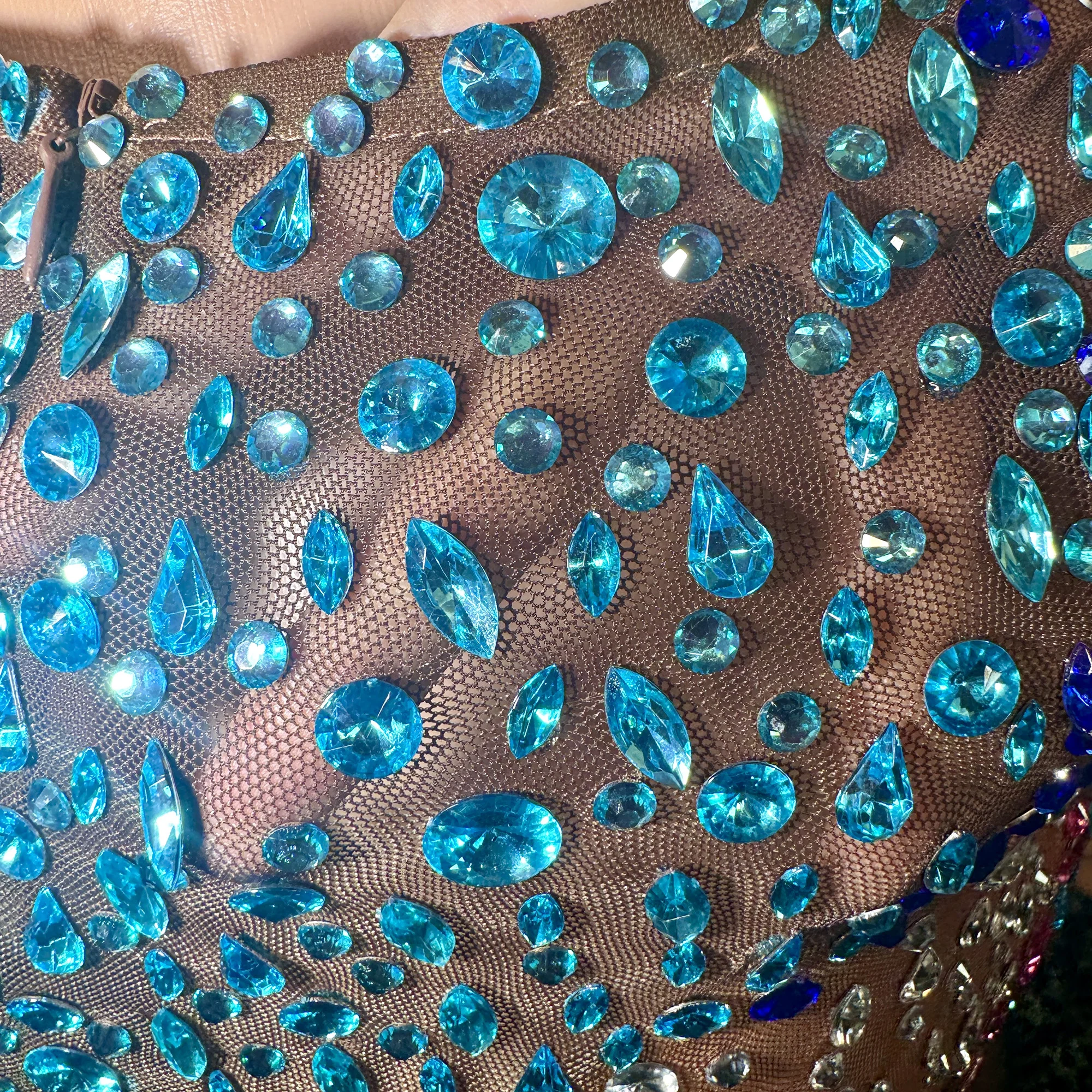 ZD Hot Selling Bodycon Mini-jurk Strass Sheer Backless voor Nachtclub Strandfestivals Natuurlijke Sexy Club Feestjurk