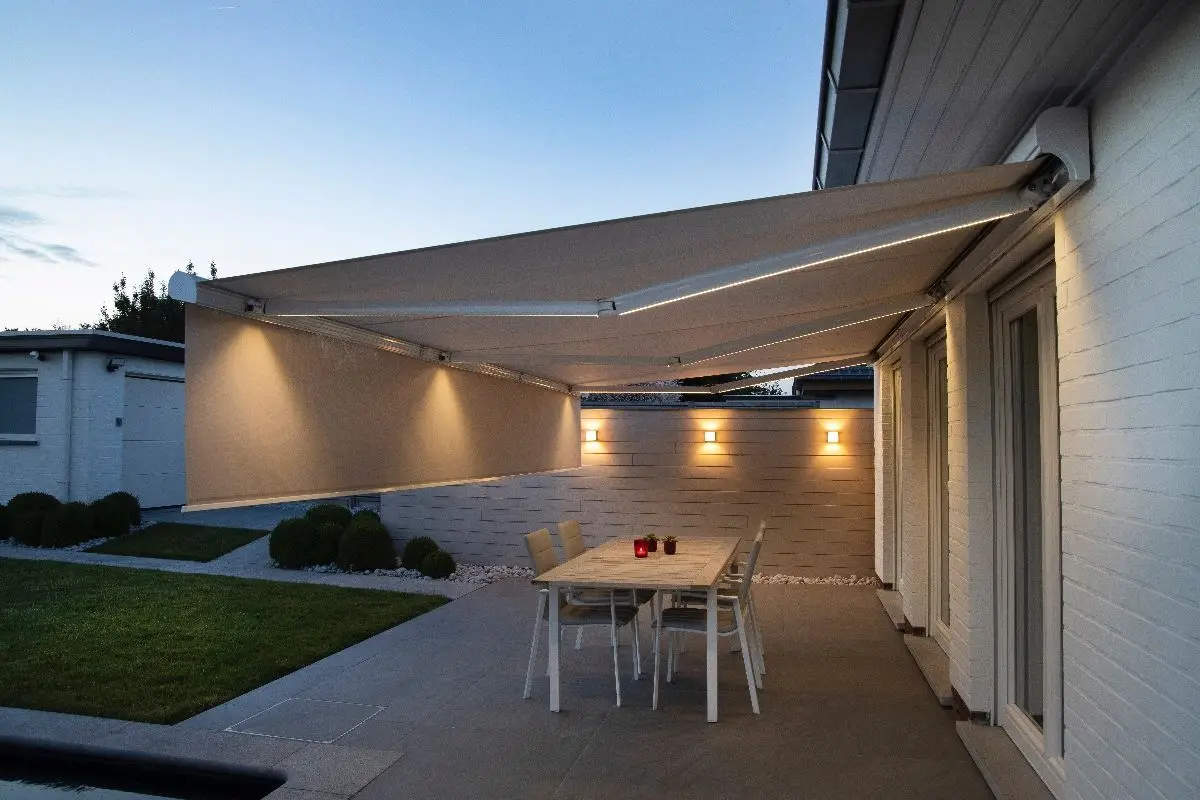Outdoor Folding Arms Awning Acrylic Sun Shade Canopy Aluminum Retractable Awning with LED Light Motorized Wall-mounted Awnings