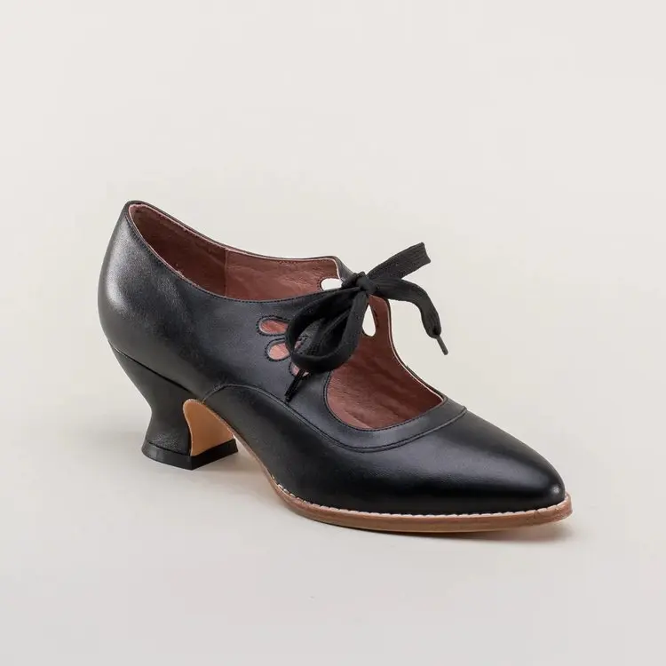 Damen Vintage Schnürschuhe mit niedrigem Absatz, viktorianische Hochzeitsschuhe, Renaissance-Kostümschuhe, Schmetterlingsflügel-Spitzenschuhe – Detail 4