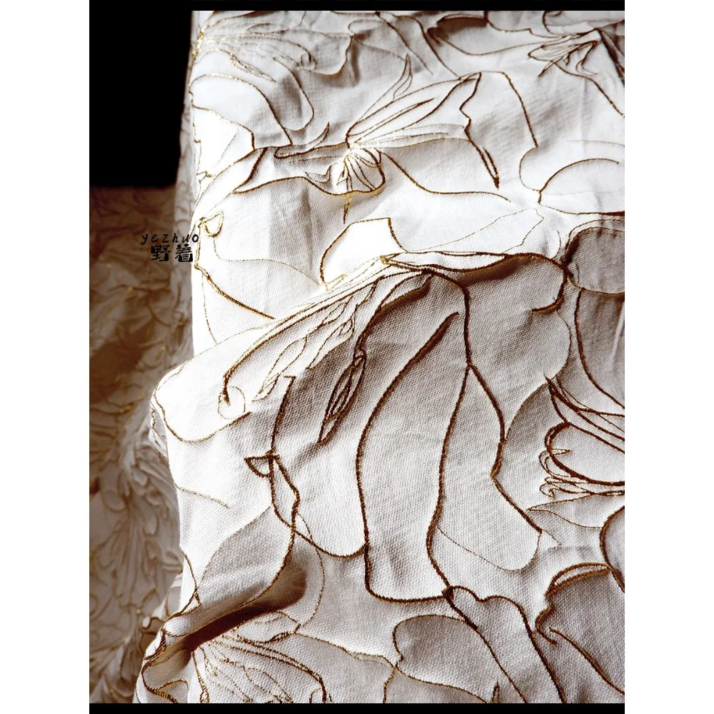 

Blue Bottom Gold Thread Pastoral Flower Bright Silk 3D Relief Texture Jacquard Fabric Self-diy Dress Designer Fabric