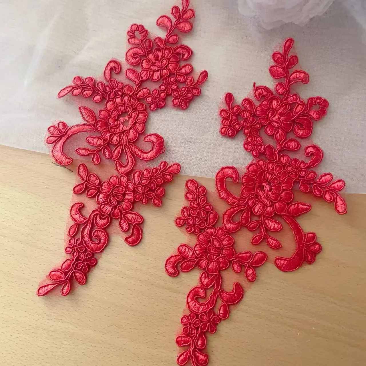 20 Stück/10 Paar Hochwertige Spitzenborte mit Glänzenden Pailletten und Verspiegelten Blumen. Hochzeitskleid Kopfschmuck DIY Nähzubehör RS2506253 – Detail 10