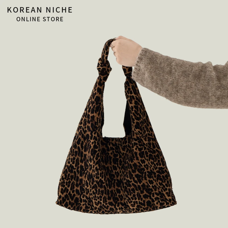 

Замшевая сумка на плечо с текстурой в корейском стиле, универсальная модная сумка с ручкой, большая вместительная сумка с леопардовым принтом, непринужденные и простые женские сумки