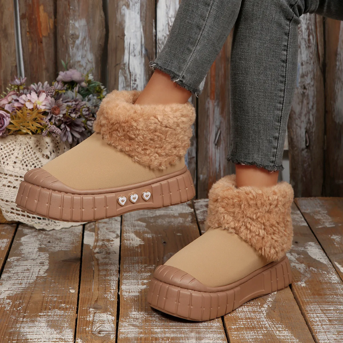 Warm Short Plush Thick Bottom Woman's Snow Boots 2025 Winter Furry Ankle Boots with Platform Metal Decoration Fluffy Fur Shoes