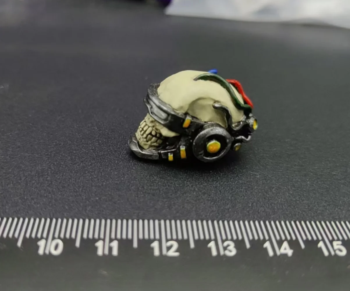 Modello in scala 1/12 con testa di teschio scolpita E1 (colore ferro profondo) per 6''mezco, vtoys,nwtoys