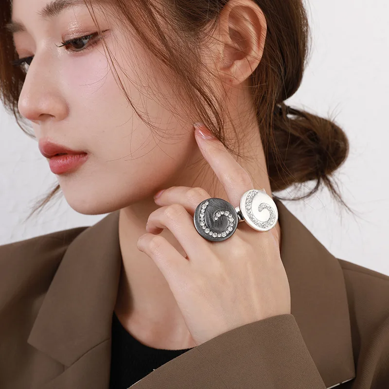 New  special ring, European and American geometric versatile brushed fashion trend high-end metal ring