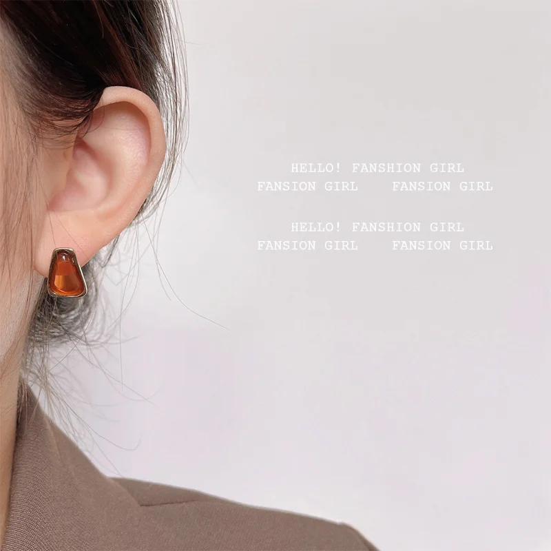 2025 Retro Irregular Brown Colored Acrylic Studs Fashion Geometric Asymmetric Earrings For Women Trendy Jewelry Gift Accessories