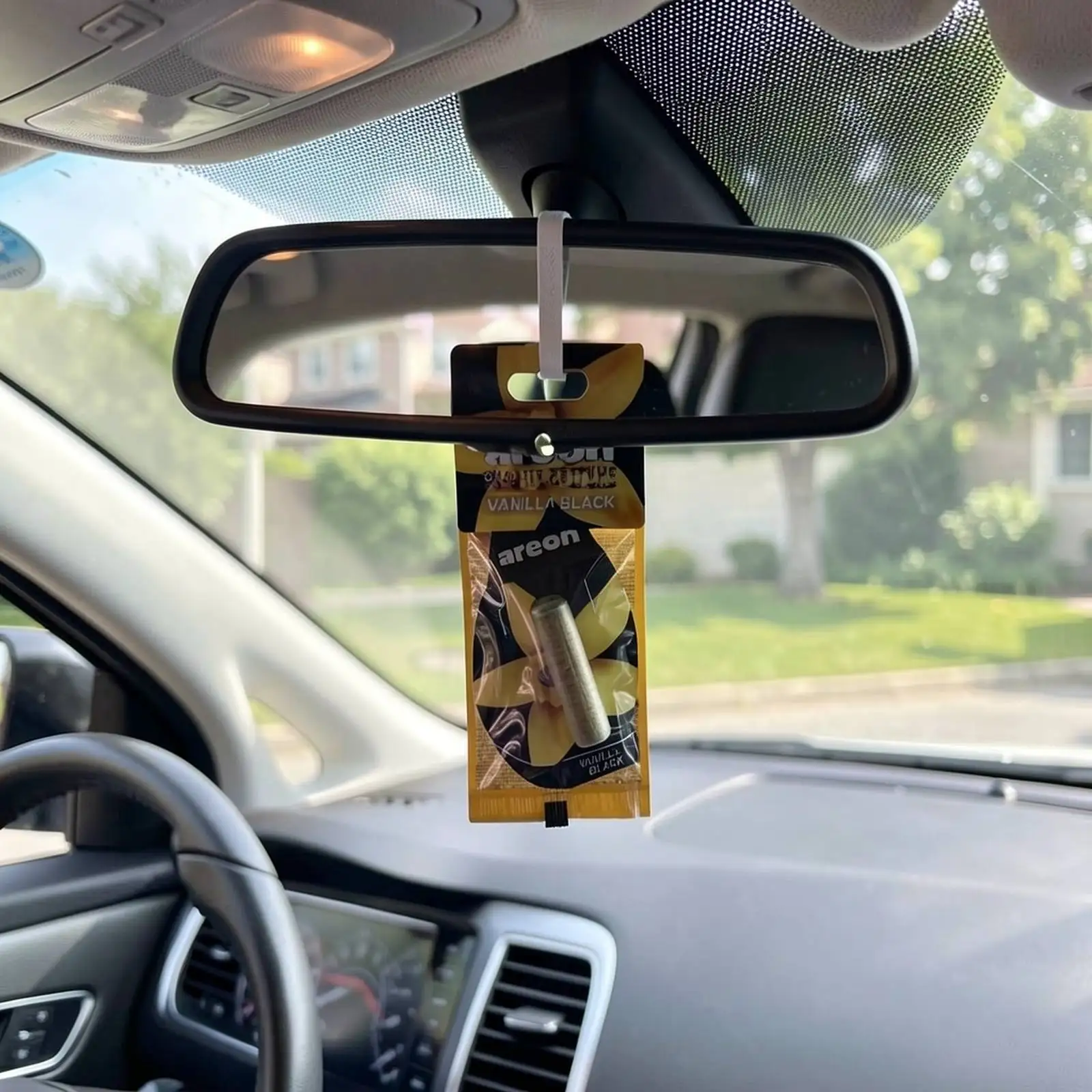Premium Car Air Freshener with Long Lasting Fragrance for a Fresh and Pleasant Driving Environment